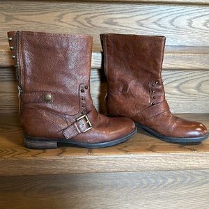 Vince Camuto caramel casual boot